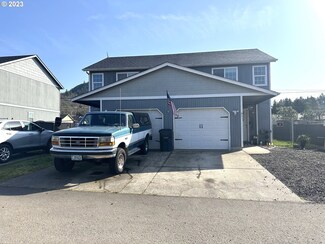 31/33 W 4th St, Lowell, OR 97452