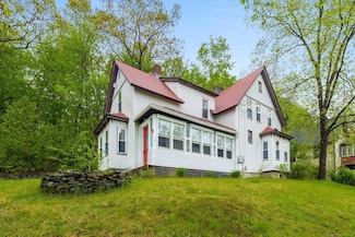 54 Farrows St, Putnam, CT 06260