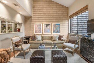 461 Dela Vina Ave Unit 305, Monterey, CA 93940