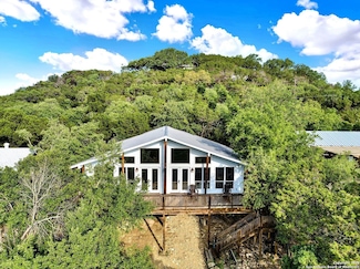360 Lookout Dr, Lakehills, TX 78063