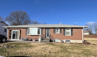 761 W Yerby St, Marshall, MO 65340