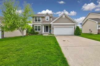 9016 Cowden Dr, Johnston, IA 50131