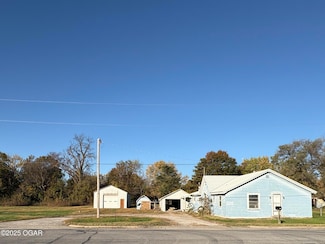 1309 Hagny St, Lamar, MO 64759