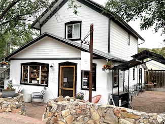 2859 Nm 14, Madrid, NM 87010