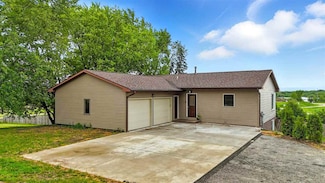1895 Iowa 38, Muscatine, IA 52761