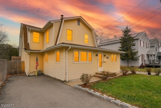 32 Grove St, Wanaque, NJ 07465