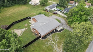 2170 E Hanthorn Rd, Lima, OH 45804