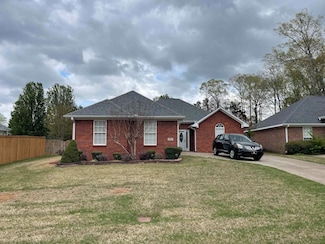 203 Somerled Ct, Florence, AL 35633