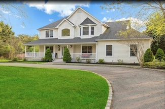 2655 Rocky Point Rd, East Marion, NY 11939
