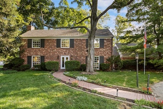 812 Dodds Dr, Champaign, IL 61820