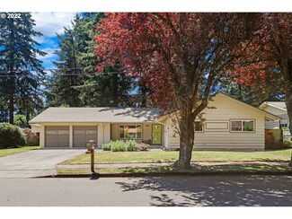 17710 NE Flanders St, Portland, OR 97230
