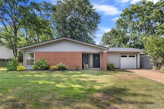 701 Chevron Dr, Saint Louis, MO 63125