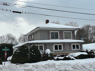 75 Franklin Ave, Houlton, ME 04730