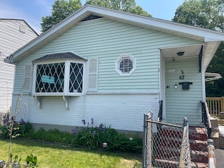 67 Oakcrest Rd, Boston, MA 02136