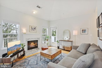 1700 Lake Shore Crest Dr Unit 33, Reston, VA 20190