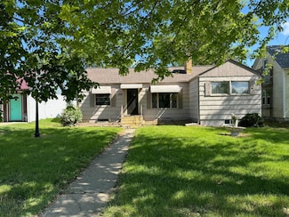 1204 4th St, Britton, SD 57430