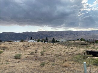 507 Autumn Loop W, Mattawa, WA 99349