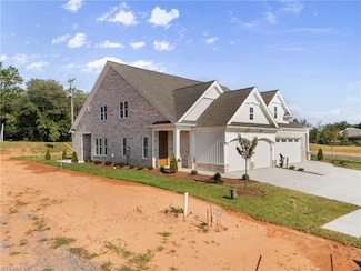 1414 Longwood Village Ct, Lewisville, NC 27023