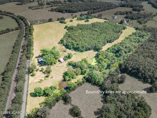 28642 Pam Jones Rd, Clarksburg, MO 65025