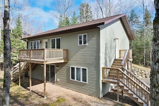 7097 Colonial Ln, Land O' Lakes, WI 54540