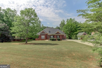 135 Magnolia Dr, Oxford, GA 30054