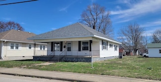 623 S Main St, Bicknell, IN 47512