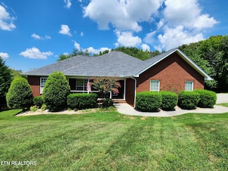 191 Portland Dr, Lenoir City, TN 37771