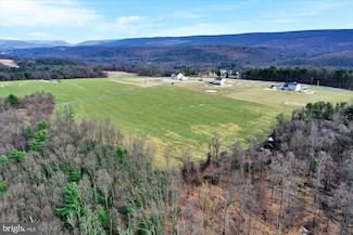 28 S Oak Ln, Auburn, PA 17922