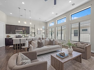 110 N Hutcheson St, Houston, TX 77003