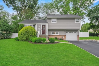 117 S Nauraushaun Rd, Pearl River, NY 10965