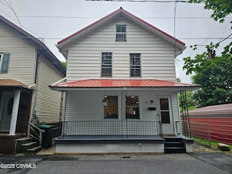 28 S Plum St, Mount Carmel, PA 17851