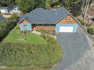735 E Collins St, Depoe Bay, OR 97341