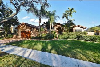 1034 Sandalwood Ln, Weston, FL 33326