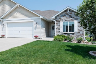 498 Bella Vista Ct, Huxley, IA 50124