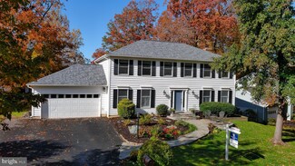12005 Rosiers Branch Dr, Herndon, VA 20170