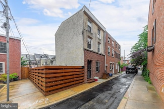 1224 S American St, Philadelphia, PA 19147