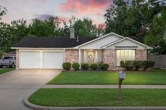 13935 Vinehill Dr, Sugar Land, TX 77498