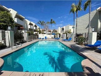 423 2nd St, Hermosa Beach, CA 90254