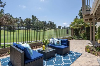 1894 Spyglass Cir, Vista, CA 92081