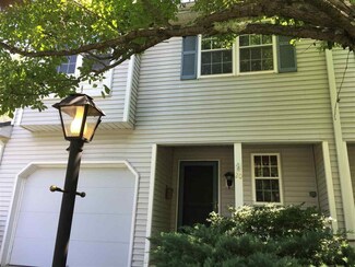 20 Fairwood Dr, Queensbury, NY 12804