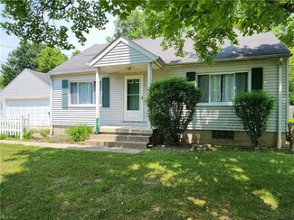 404 Glendola Ave NW, Warren, OH 44483