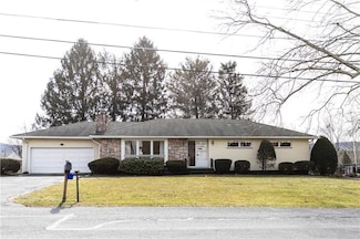 3696 Mountain View Ave, Easton, PA 18045