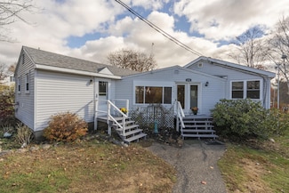 393 E Main St, Yarmouth, ME 04096
