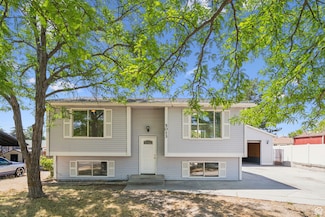 5013 W Sundrop Cir, Kearns, UT 84118