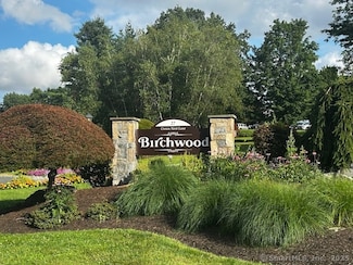 27 Crows Nest Ln Unit 17N, Danbury, CT 06810