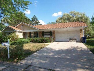 1225 Fairmont Ct, Algonquin, IL 60102