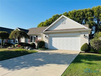 5105 Wynn Park Dr, Oregon, OH 43616