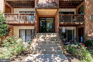 10720 West Dr Unit 303, Fairfax, VA 22030