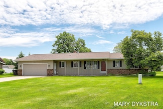 2859 E Chester Dr, Zeeland, MI 49464