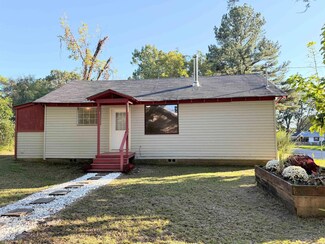 215 S Montgomery St, Clarksville, AR 72830